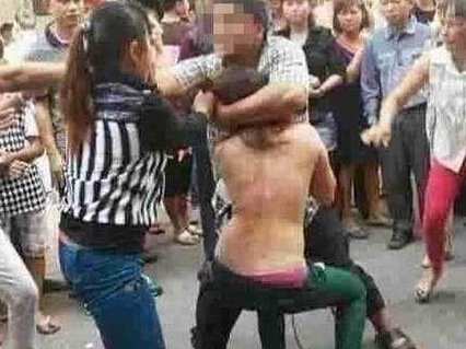 妻子为掌握行踪车内装窃听器 丈夫怒而起诉离